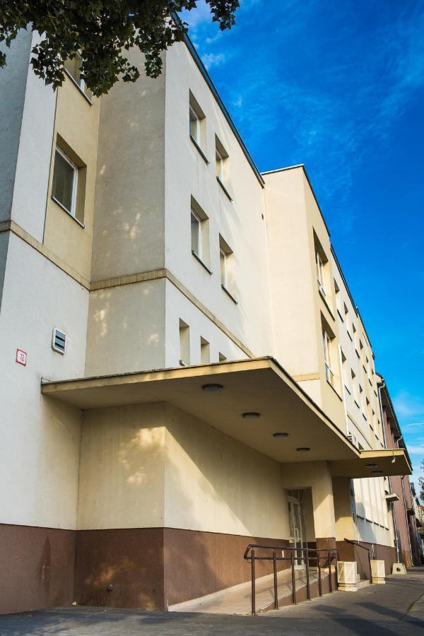 Danubius Szallo Komarno Bagian luar foto