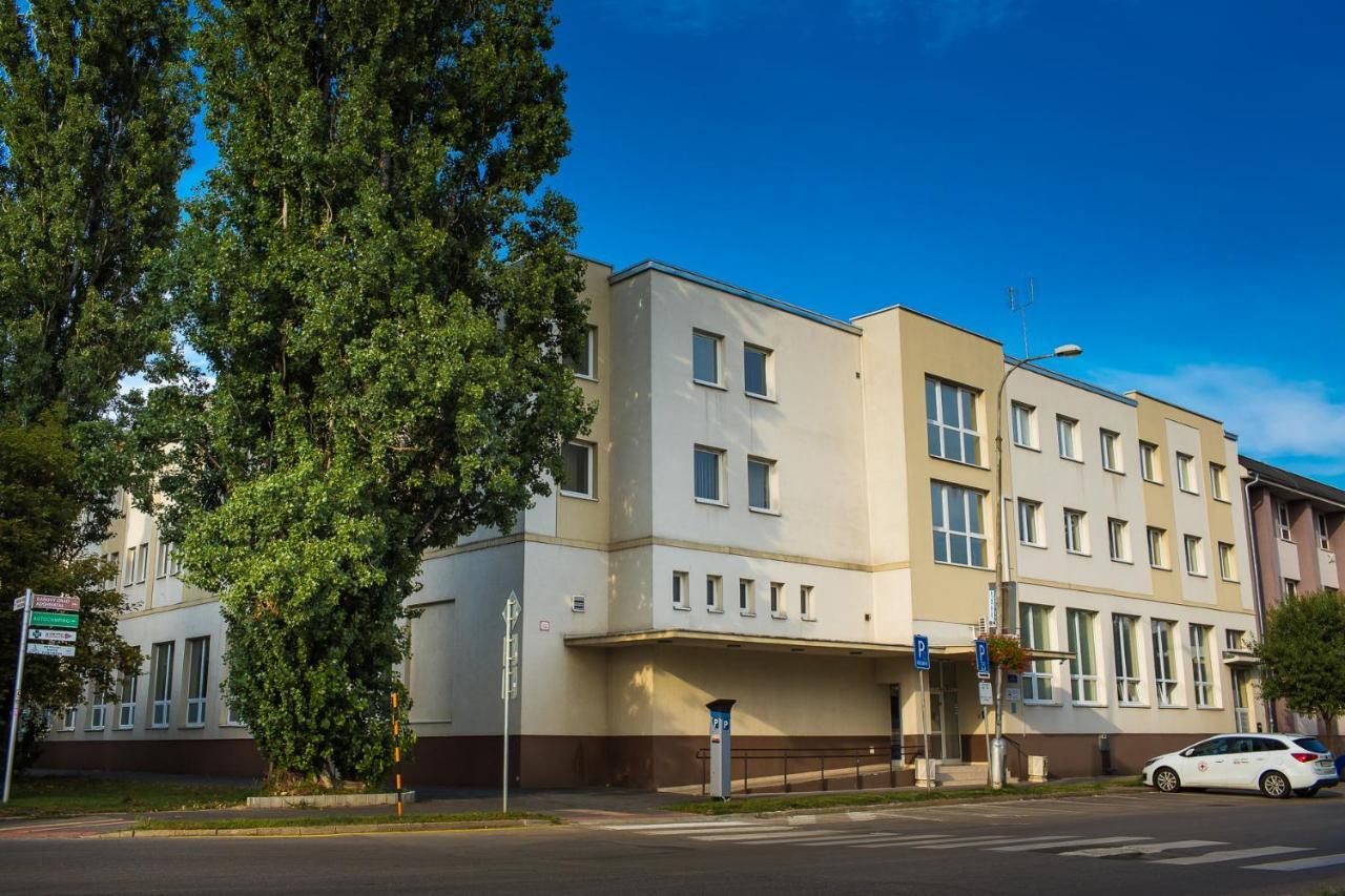Danubius Szallo Komarno Bagian luar foto